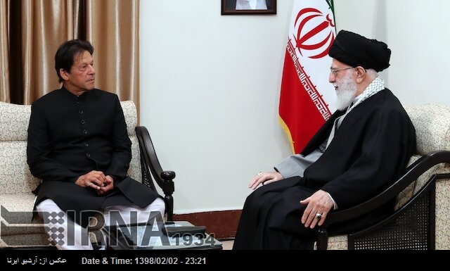 El Ayatolá Jamenei insta a fortalecer las relaciones entre Irán y Paquistán pese a las hostilidades de los enemigos El Ayatolá Jamenei insta a fortalecer las relaciones entre Irán y Paquistán pese a las hostilidades de los enemigos