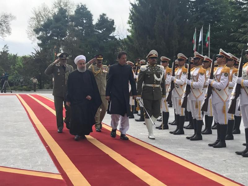 الرئیس روحانی یستقبل رئیس وزراء باكستان رسمیا الرئیس روحانی یستقبل رئیس وزراء باكستان رسمیا