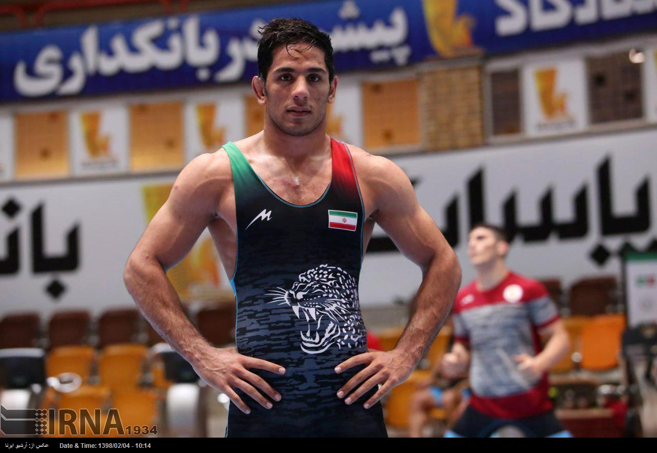Luchador iraní consigue la medalla de oro en el Campeonato Asiático de Lucha que se celebra en China Luchador iraní consigue la medalla de oro en el Campeonato Asiático de Lucha que se celebra en China