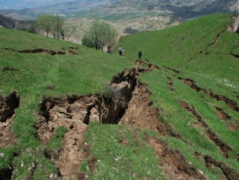 ورود پژوهشكده سوانح طبيعي به موضوع رانش روستاهاي استان