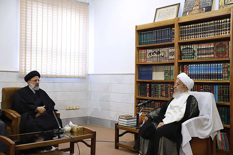 آیت الله مكارم شیرازی: كاهش پرونده های ورودی به دستگاه قضا نیازمند كار فرهنگی است آیت الله مكارم شیرازی: كاهش پرونده های ورودی به دستگاه قضا نیازمند كار فرهنگی است