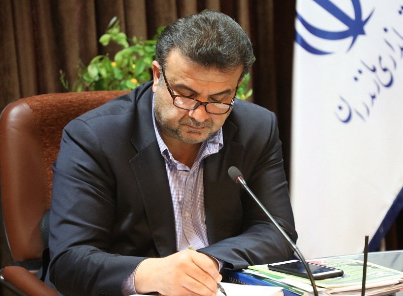 كارگران براي اعتلاي نظام اقتصادي كشور همواره در تلاش هستند كارگران براي اعتلاي نظام اقتصادي كشور همواره در تلاش هستند