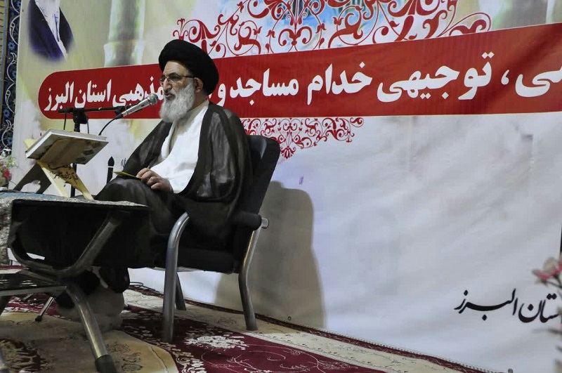 امام جمعه كرج: مسجد مركز مبارزه با استكبار در تاريخ شيعه است امام جمعه كرج: مسجد مركز مبارزه با استكبار در تاريخ شيعه است