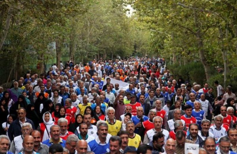 همايش پياده روي خانوادگي هفته جوان در رشت برگزار شد همايش پياده روي خانوادگي هفته جوان در رشت برگزار شد