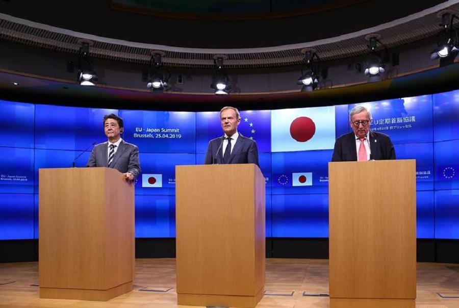 Japan und EU bekräftigen ihre Unterstützung für Irans Atomabkommen Japan und EU bekräftigen ihre Unterstützung für Irans Atomabkommen