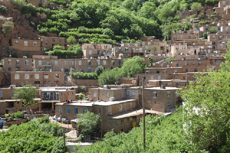 روستاي سالم بسترساز مهاجرت معكوس و جذب گردشگر- **فرزاد نويدي