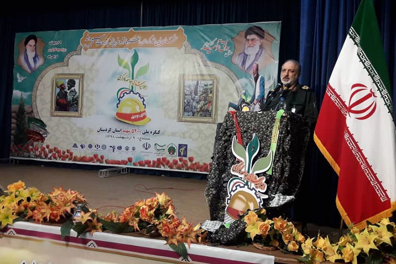 كارگران سرباز خط مقدم جبهه اقتصادی و تولید كشور هستند كارگران سرباز خط مقدم جبهه اقتصادی و تولید كشور هستند