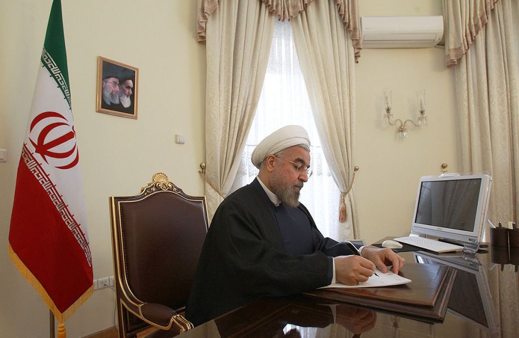Rouhani unterzeuchnet das Gesetz, CENTCOM Terrorgruppe zu nennen Rouhani unterzeuchnet das Gesetz, CENTCOM Terrorgruppe zu nennen