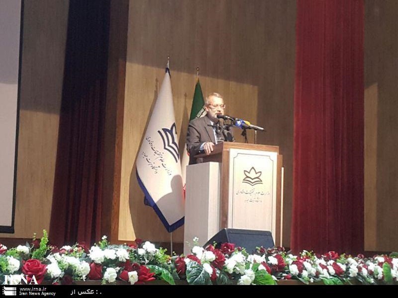 لاريجاني: نرفض مطالب الولايات المتحدة لاريجاني: نرفض مطالب الولايات المتحدة
