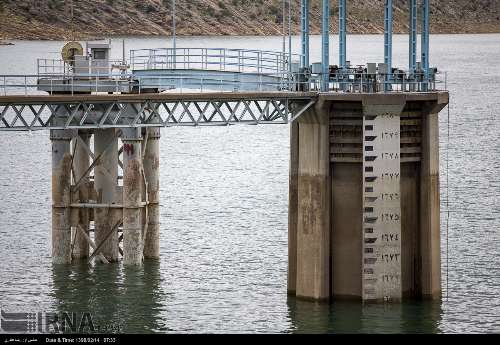 استاندار فارس: راهکارهای مختلف برای تامین آب صنایع در دستور کار است