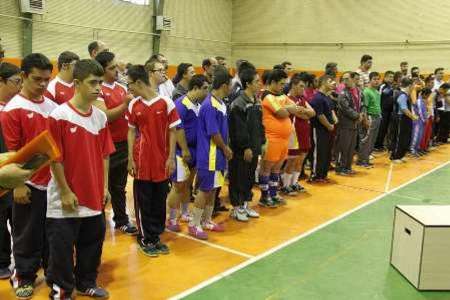 رقابت هاي ورزشي دانش آموزان با نيازهاي ويژه كردستان آغاز شد
