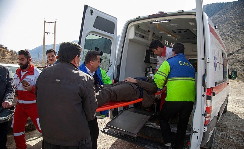 اورژانس كردستان 6 مصدوم تصادف ميني بوس را به بيمارستان منتقل كرد