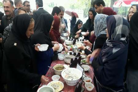 جشنواره غذاهای گیاهان بومی محلی در سردشت برگزار شد