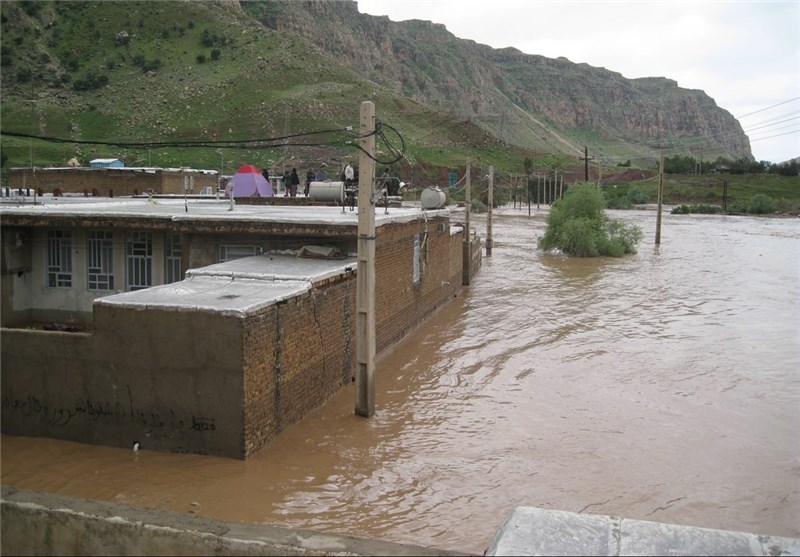 مدارس مناطق سيلزده لرستان توسط خيرين مدرسه ساز احداث مي شوند