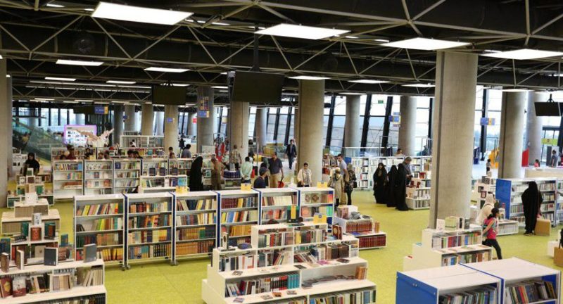 باغ كتاب تهران در ماه رمضان تا سحر میزبان شهروندان است باغ كتاب تهران در ماه رمضان تا سحر میزبان شهروندان است