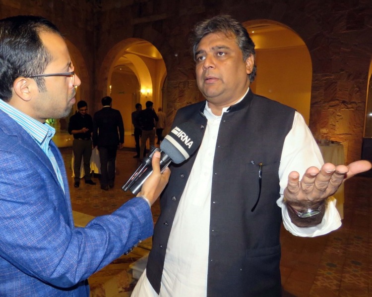 Pakistan minister opposes US sanctions on Iran Pakistan minister opposes US sanctions on Iran