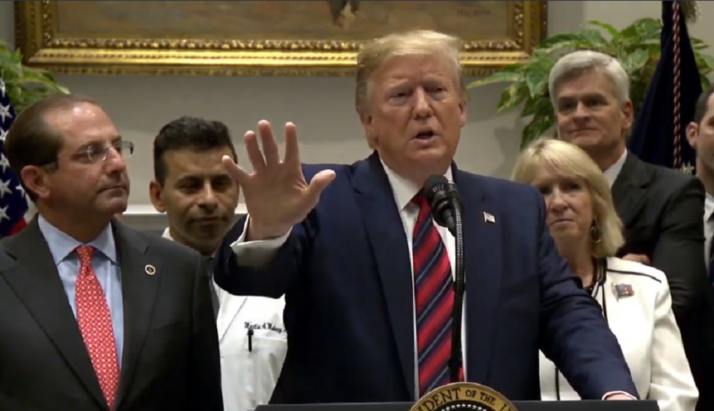 Trump appelle à nouveau au dialogue avec l'Iran Trump appelle à nouveau au dialogue avec l'Iran