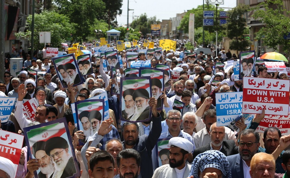 Das iranische Volk unterstützt die neue Maßnahme des Landes in Bezug auf Atomabkommen Das iranische Volk unterstützt die neue Maßnahme des Landes in Bezug auf Atomabkommen
