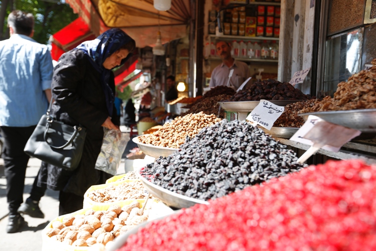 كاسبی دلالان در بازار مواد غذایی