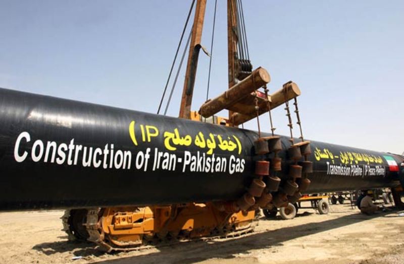یك هیات ایرانی برای بررسی طرح خط لوله گاز به اسلام آباد سفر می كند