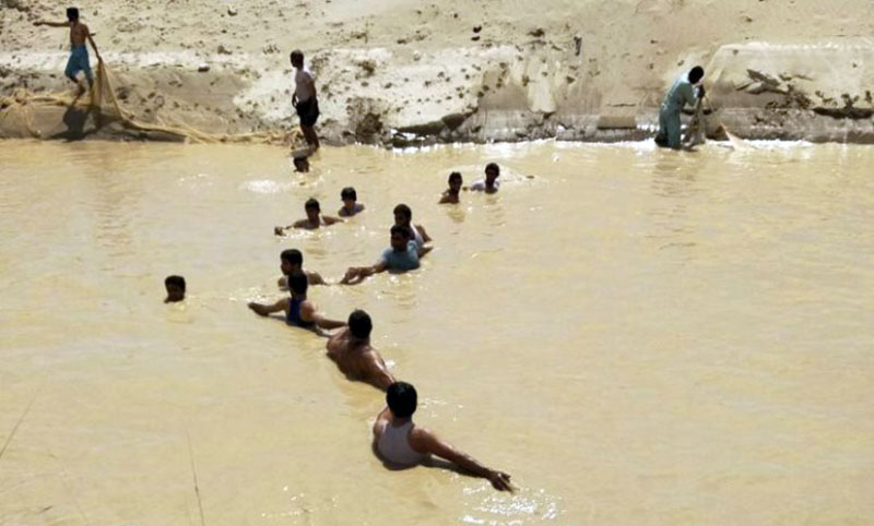 پسر بچه پنج ساله در رودخانه محلی زهك غرق شد پسر بچه پنج ساله در رودخانه محلی زهك غرق شد