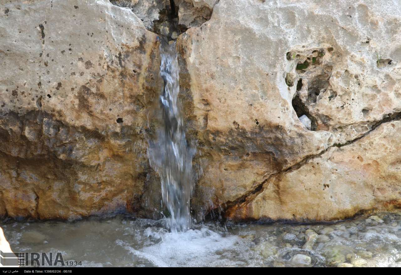 خروش چشمه ها و رودخانه های فصلی در شهرستان اندیکا خروش چشمه ها و رودخانه های فصلی در شهرستان اندیکا