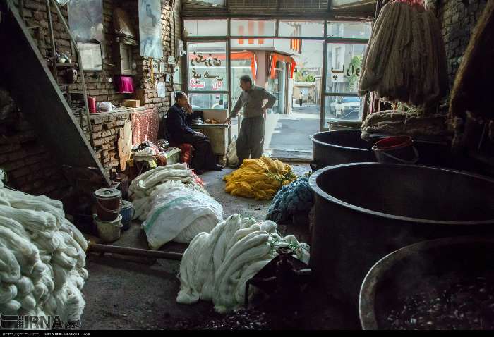 استاندار: زنجیره ارزش فرش در کردستان احیا شود