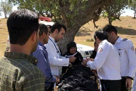 سلام پیرزن به تشییع كنندگانش سلام پیرزن به تشییع كنندگانش