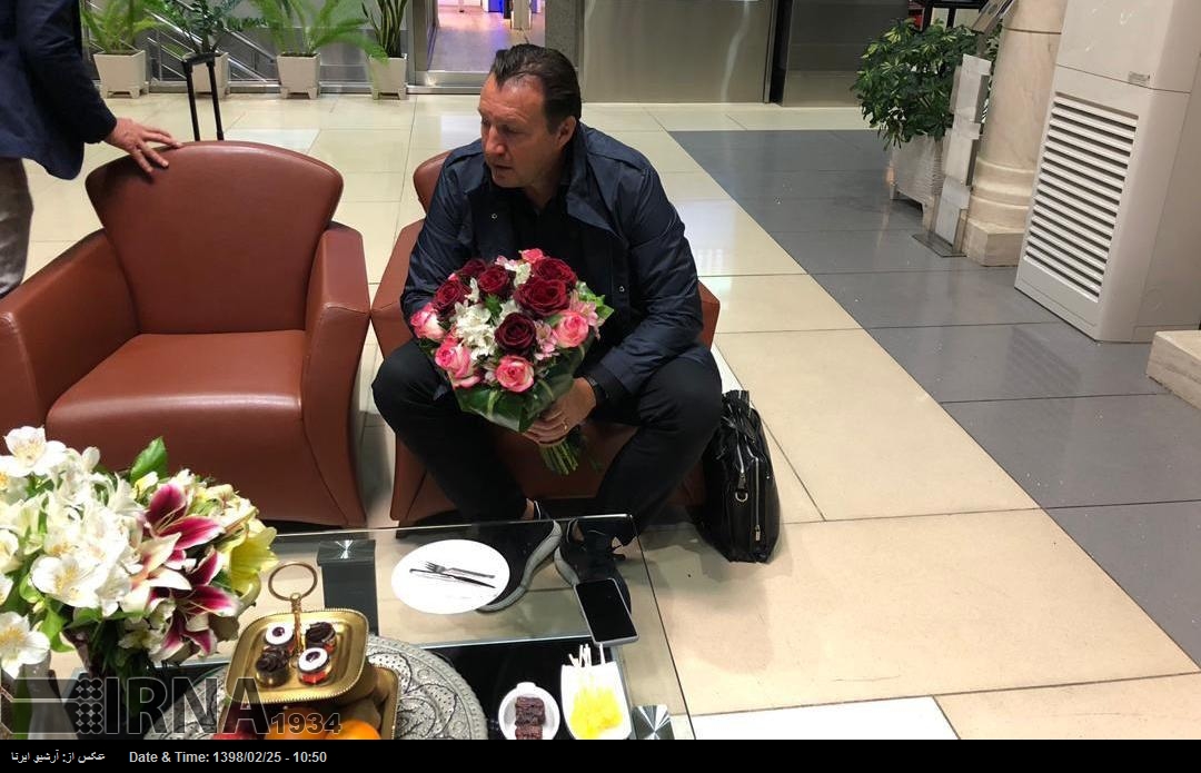 El seleccionador belga del equipo nacional de fútbol iraní llega a Teherán El seleccionador belga del equipo nacional de fútbol iraní llega a Teherán
