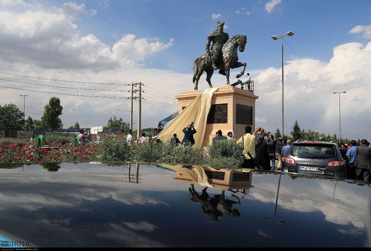 مراسم رونمایی یادمانهای رستم و رخش و نبرد رستم و اژدها در مشهد