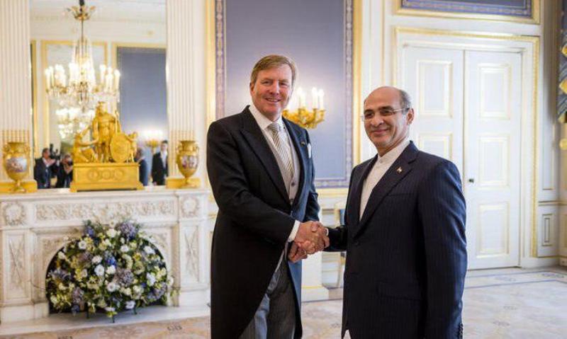 Iran’s new envoy presents credentials to Holland King Iran’s new envoy presents credentials to Holland King