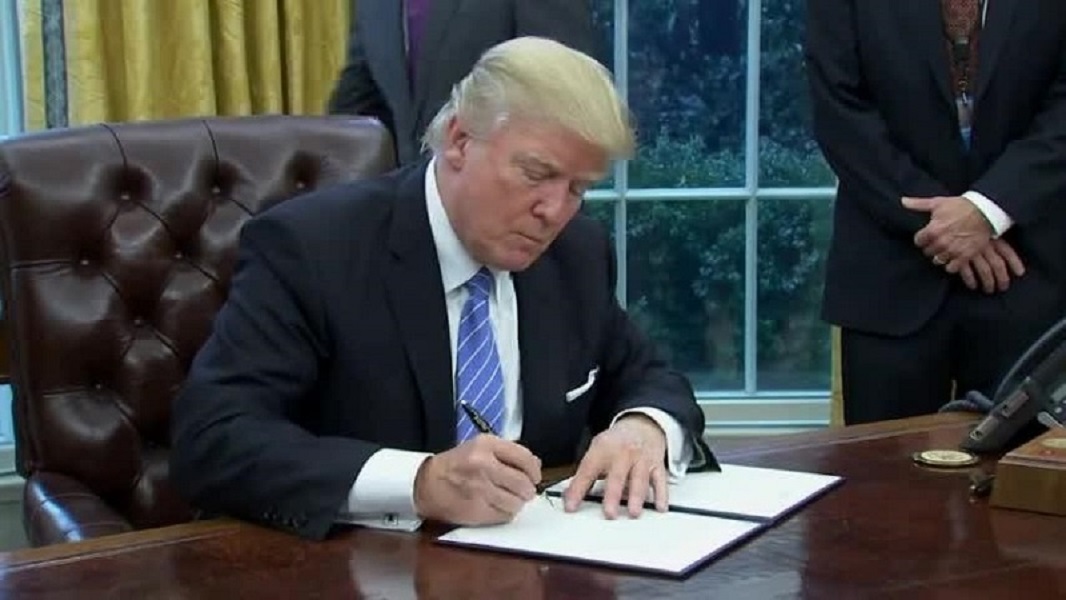 ترامپ با بهانه امنیت سایبری جنگ دیگری را با چین آغاز كرد ترامپ با بهانه امنیت سایبری جنگ دیگری را با چین آغاز كرد