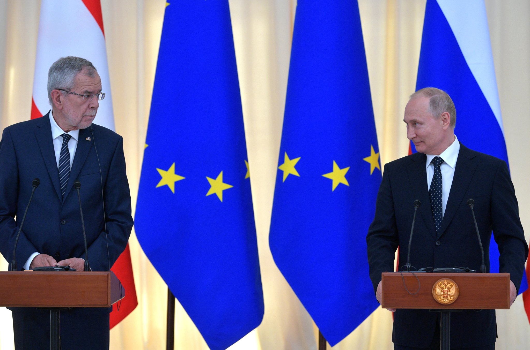 Putin urging Iran to stick to nuclear deal Putin urging Iran to stick to nuclear deal