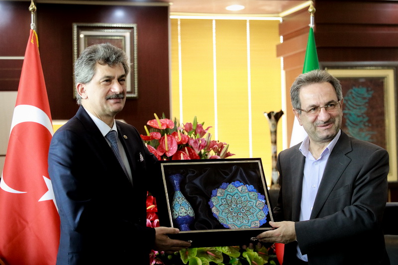 محافظ طهران : لتعزيز التبادل التجاري بين ايران وتركيا محافظ طهران : لتعزيز التبادل التجاري بين ايران وتركيا