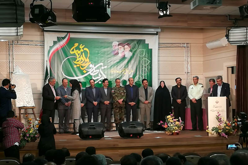برجسته كردن ضعف ها مهمترين سرمايه توسعه را از كردستان دور مي كند برجسته كردن ضعف ها مهمترين سرمايه توسعه را از كردستان دور مي كند