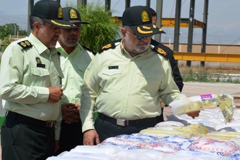 2 تن مواد مخدر در غرب استان تهران كشف شد 2 تن مواد مخدر در غرب استان تهران كشف شد