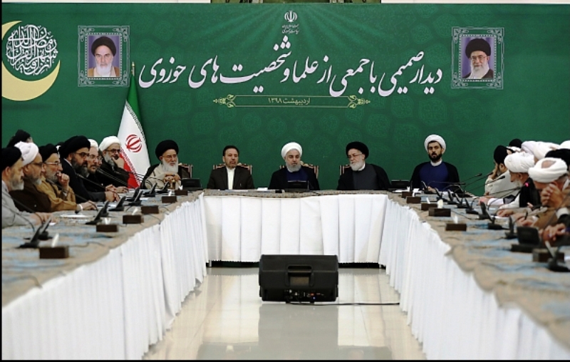 روحانی: الشعب والمسؤولون متفقون فی الرای علي الوقوف امام امیركا والحظر روحانی: الشعب والمسؤولون متفقون فی الرای علي الوقوف امام امیركا والحظر