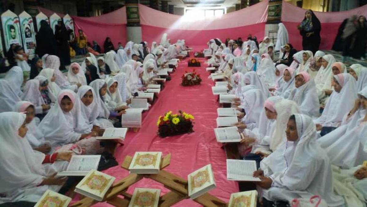 جشن 300 دختر روزه اولي در بندرعباس برگزار شد جشن 300 دختر روزه اولي در بندرعباس برگزار شد