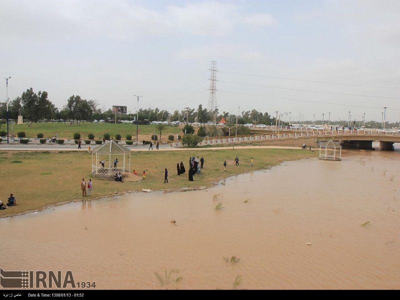 2نفر از خطر غرق شدن در رودخانه كارون در اهواز نجات يافتند 2نفر از خطر غرق شدن در رودخانه كارون در اهواز نجات يافتند