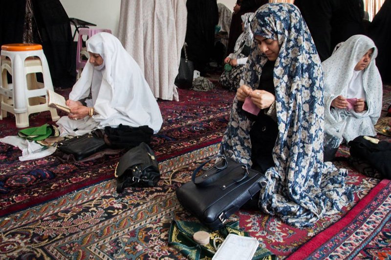 حاجت خواهي با «كيسه مراد» در ماه خدا حاجت خواهي با «كيسه مراد» در ماه خدا