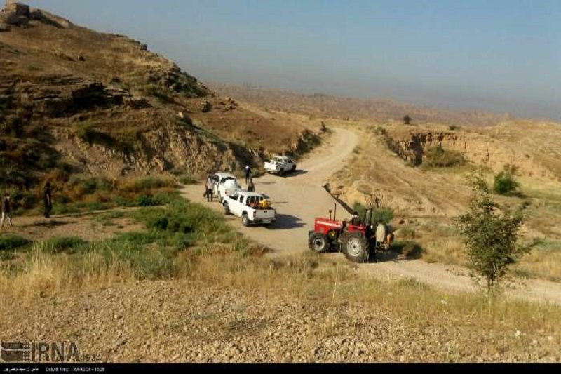 چالش هاي مبارزه با ملخ در كهگيلويه و بويراحمد چالش هاي مبارزه با ملخ در كهگيلويه و بويراحمد