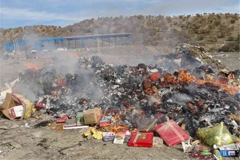 حدود پنج تن مواد غذايي فاسد در تربت حيدريه معدوم شد حدود پنج تن مواد غذايي فاسد در تربت حيدريه معدوم شد