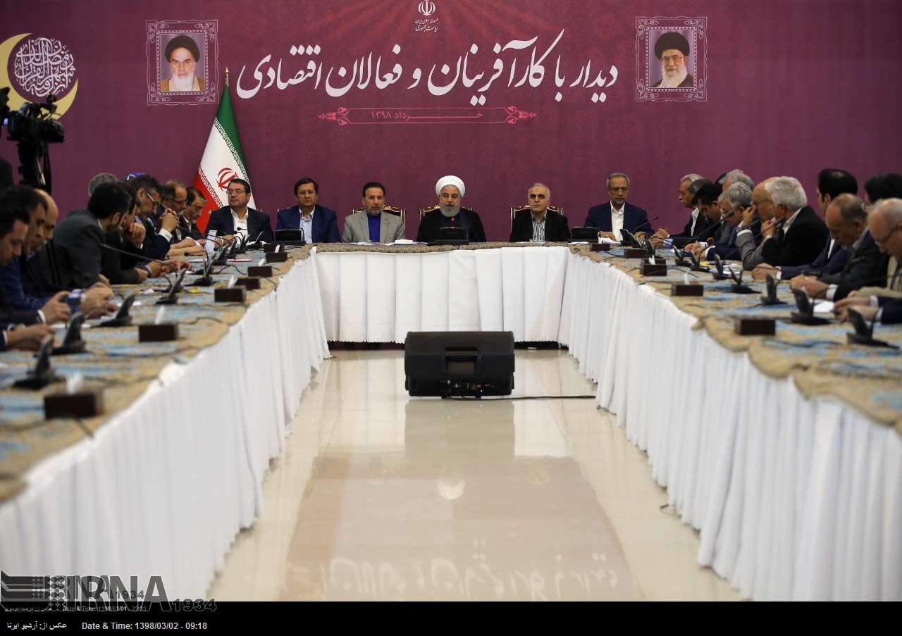 Ruhani: Düşman en fazla ekonomik alanda baskı uygulamaktadır Ruhani: Düşman en fazla ekonomik alanda baskı uygulamaktadır
