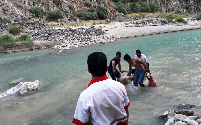 جوان درگزي در رودخانه درونگر غرق شد جوان درگزي در رودخانه درونگر غرق شد