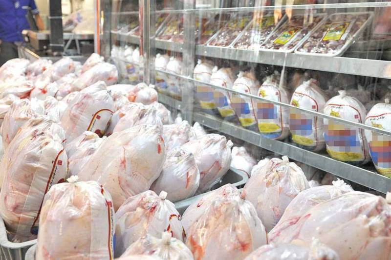 گوشت مرغ روي دست بازاريان شيروان