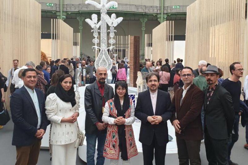 قاسمي از بخش ايران نمايشگاه بين المللي فاين كرفت پاريس بازديد كرد قاسمي از بخش ايران نمايشگاه بين المللي فاين كرفت پاريس بازديد كرد