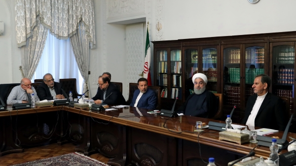 دکتر روحانی در جلسه فوق العاده ستاد اقتصادی دولت برای مدیریت بازار ارز